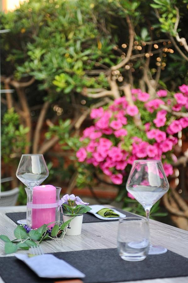 Hotel Le Giare Марина-ди-Пьетрасанта Экстерьер фото